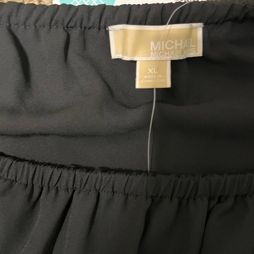 🌱 Host Pick | Michael Kors Top - Picture 2 of 2